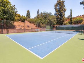 6700 Hillpark Drive 204, Los Angeles CA 90068