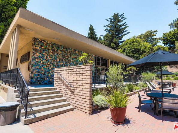 6700 Hillpark Drive 204, Los Angeles CA 90068