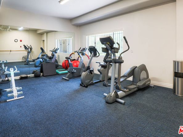 6700 Hillpark Drive 204, Los Angeles CA 90068
