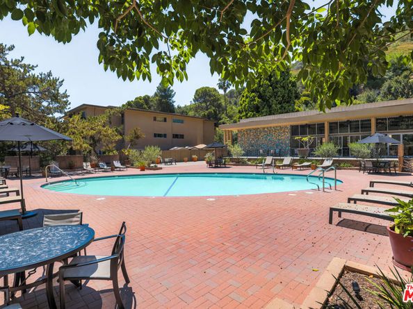 6700 Hillpark Drive 204, Los Angeles CA 90068