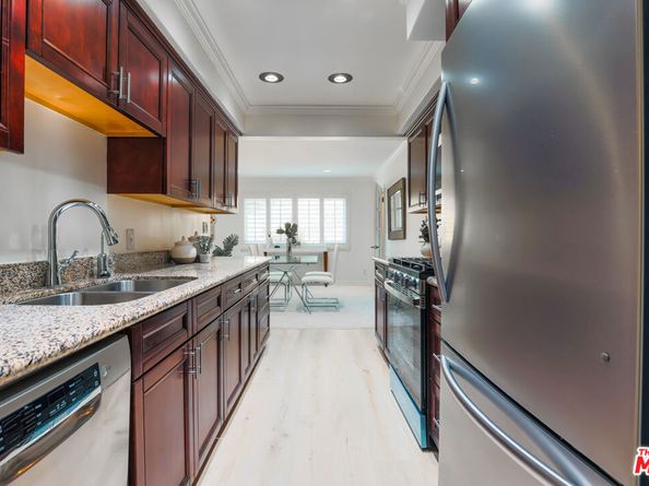 6700 Hillpark Drive 204, Los Angeles CA 90068