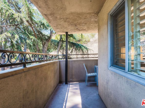 6700 Hillpark Drive 204, Los Angeles CA 90068