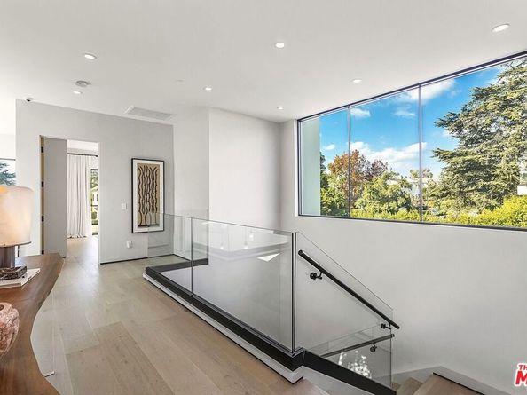 324 S Medio Drive, Los Angeles CA 90049