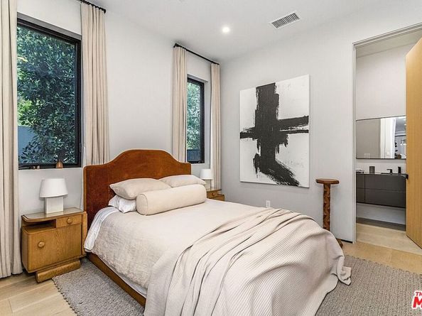 324 S Medio Drive, Los Angeles CA 90049