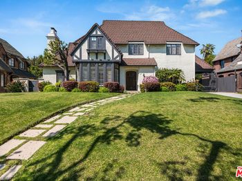 157 N Las Palmas Avenue