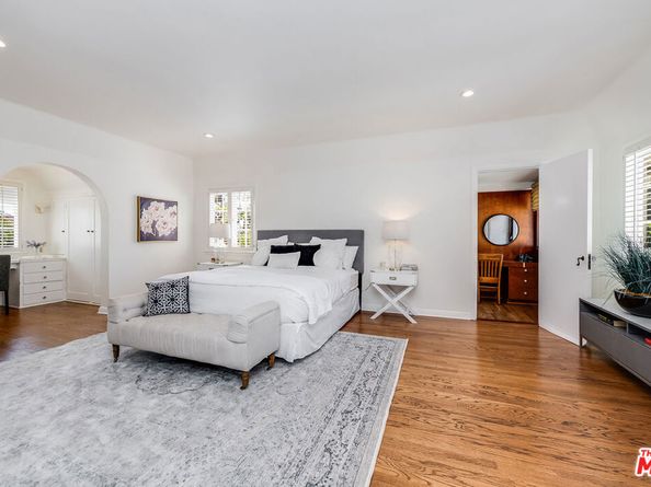157 N Las Palmas Avenue, Los Angeles CA 90004
