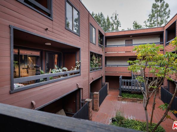 4425 Whitsett Avenue 210, Studio City CA 91604