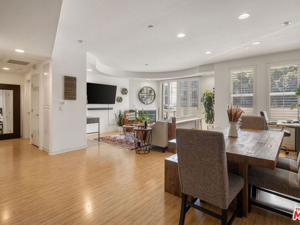 4400 Cartwright Avenue 102, North Hollywood CA 91602