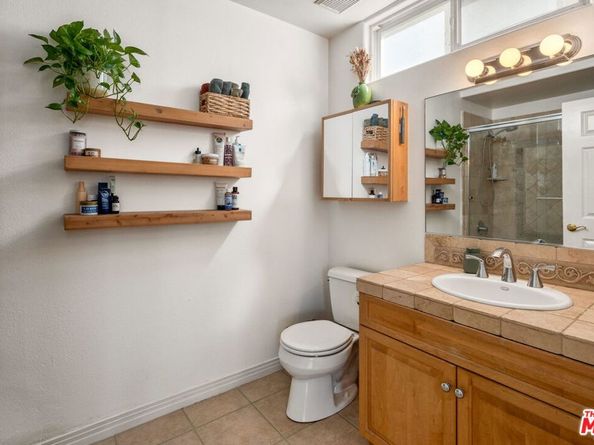 4400 Cartwright Avenue 102, North Hollywood CA 91602