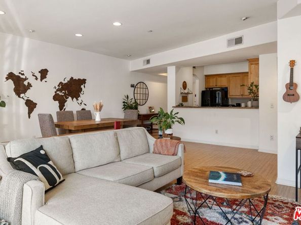 4400 Cartwright Avenue 102, North Hollywood CA 91602