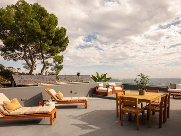 2158 Sunset Plaza Drive, Los Angeles CA 90069