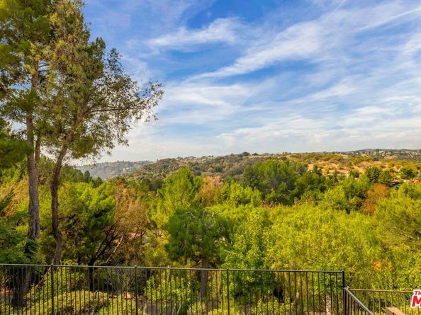 2661 Angelo Drive, Los Angeles CA 90077
