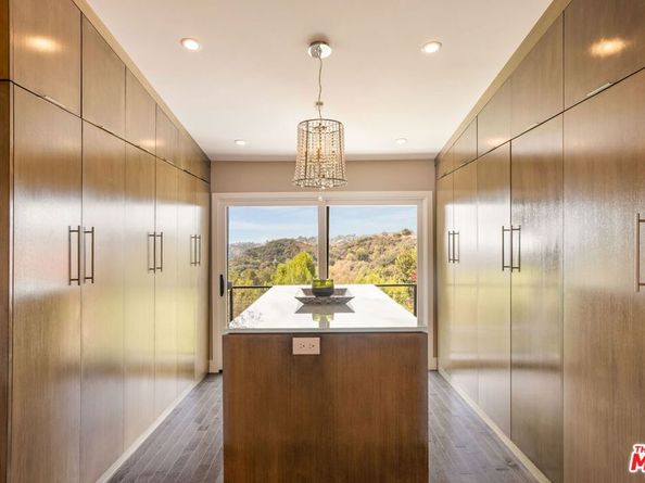 2661 Angelo Drive, Los Angeles CA 90077