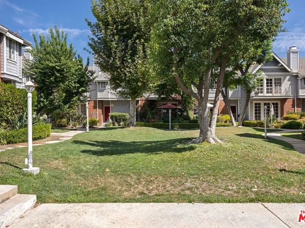 18135 Burbank Boulevard 6, Tarzana CA 91356