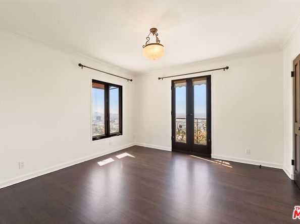 6930 Oporto Drive, Los Angeles CA 90068