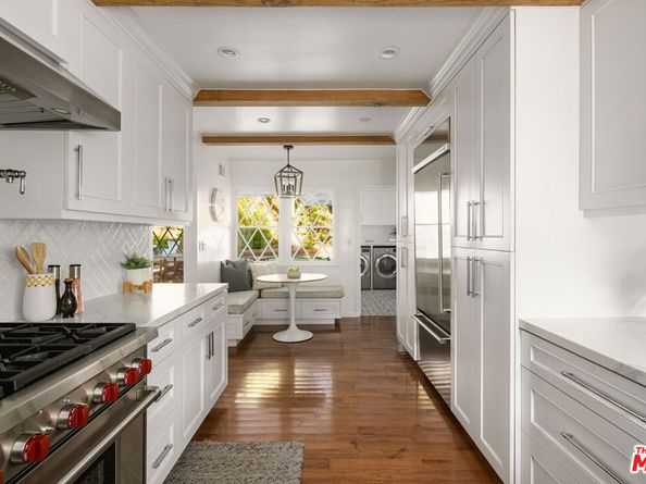 3856 Hayvenhurst Avenue, Encino CA 91436