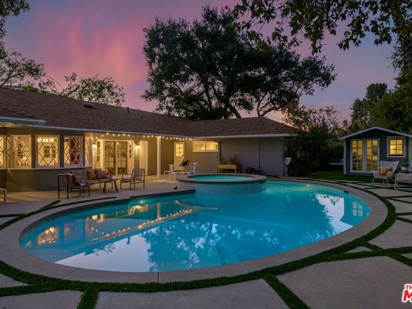 3856 Hayvenhurst Avenue, Encino CA 91436