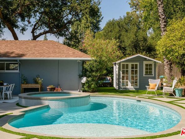 3856 Hayvenhurst Avenue, Encino CA 91436