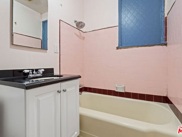 4373 Mcconnell Boulevard, Los Angeles CA 90066