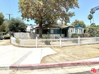 5405 Gentry Avenue