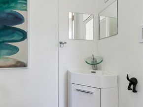 2261 Bagley Avenue, Los Angeles CA 90034