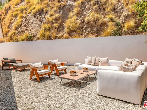 8353 Sunset View Drive, Los Angeles CA 90069