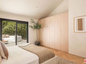 8353 Sunset View Drive, Los Angeles CA 90069