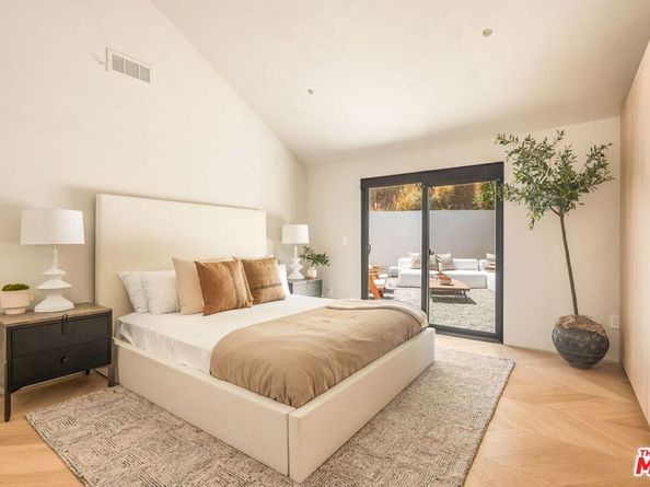 8353 Sunset View Drive, Los Angeles CA 90069