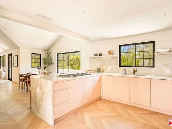 8353 Sunset View Drive, Los Angeles CA 90069