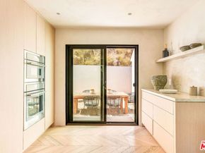 8353 Sunset View Drive, Los Angeles CA 90069