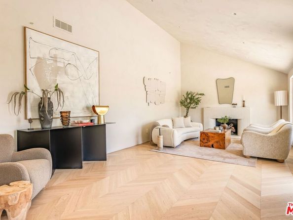 8353 Sunset View Drive, Los Angeles CA 90069