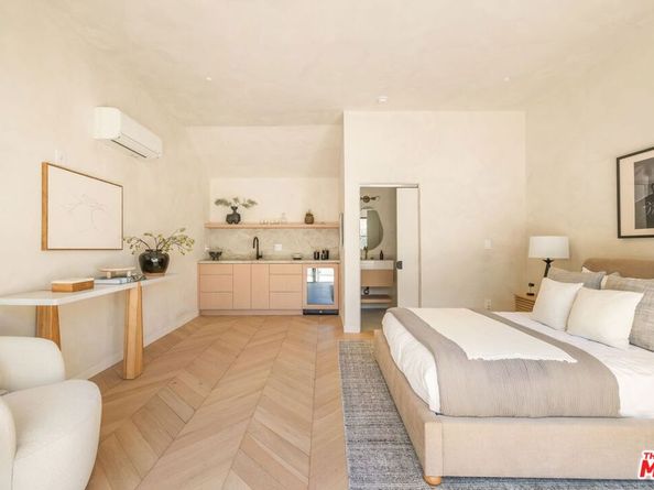 8353 Sunset View Drive, Los Angeles CA 90069