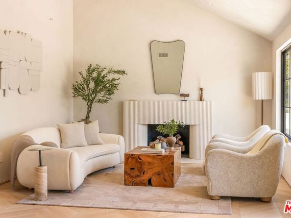 8353 Sunset View Drive, Los Angeles CA 90069