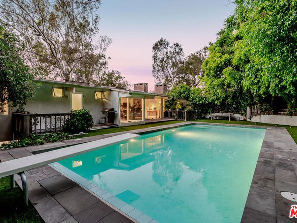 574 Latimer Road, Santa Monica CA 90402