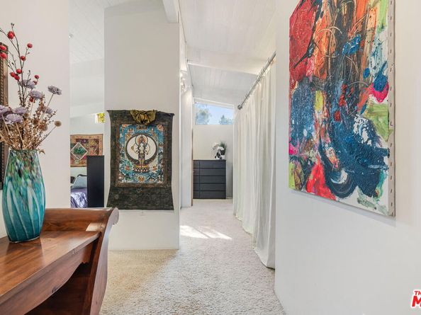 574 Latimer Road, Santa Monica CA 90402