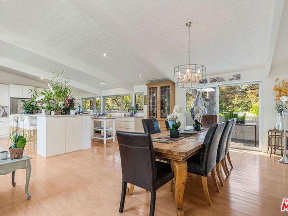 574 Latimer Road, Santa Monica CA 90402