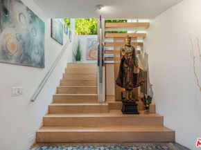 574 Latimer Road, Santa Monica CA 90402