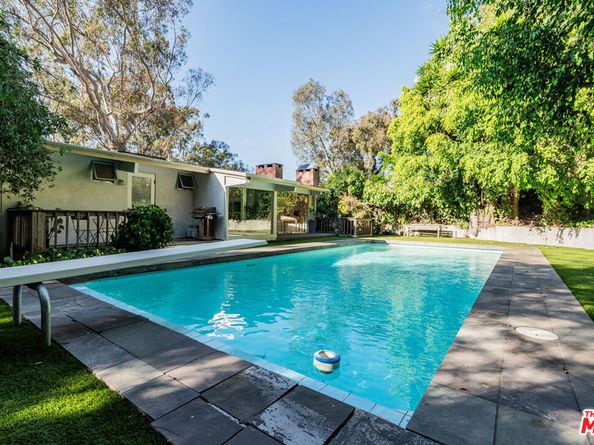574 Latimer Road, Santa Monica CA 90402