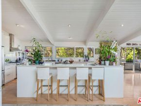 574 Latimer Road, Santa Monica CA 90402