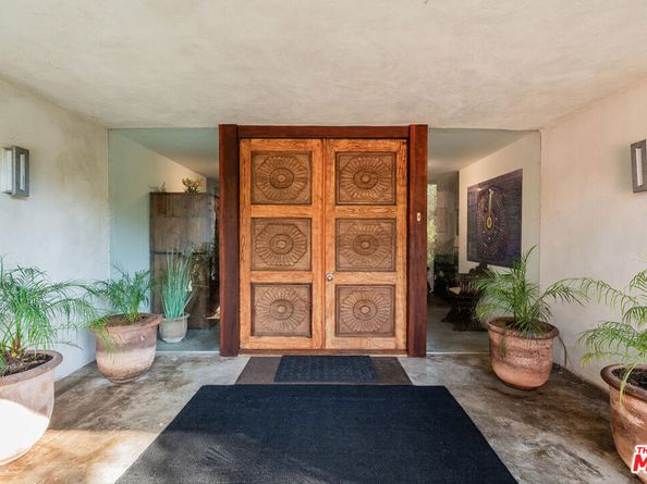 574 Latimer Road, Santa Monica CA 90402