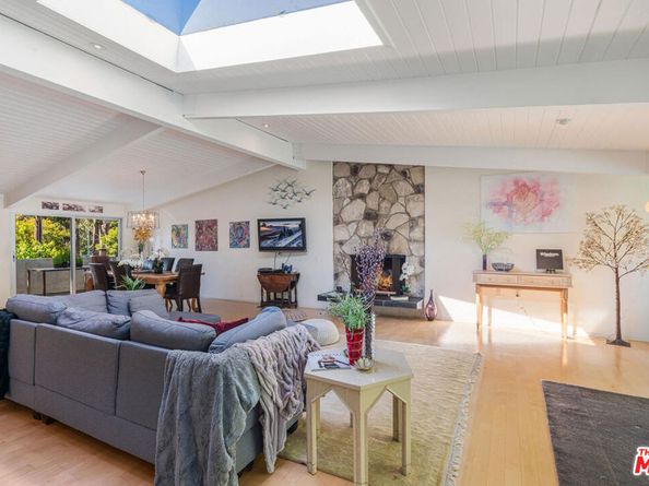 574 Latimer Road, Santa Monica CA 90402
