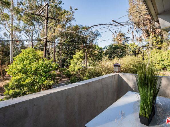 574 Latimer Road, Santa Monica CA 90402