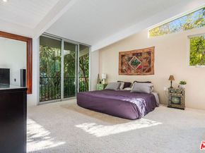 574 Latimer Road, Santa Monica CA 90402