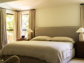 1364 Londonderry Place, Los Angeles CA 90069