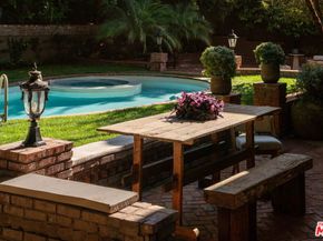 1364 Londonderry Place, Los Angeles CA 90069