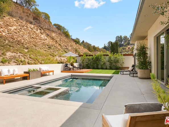 8137 Amor Road, Los Angeles CA 90046