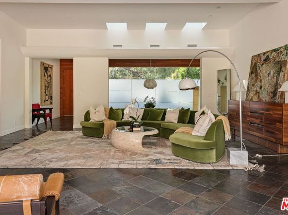 8137 Amor Road, Los Angeles CA 90046