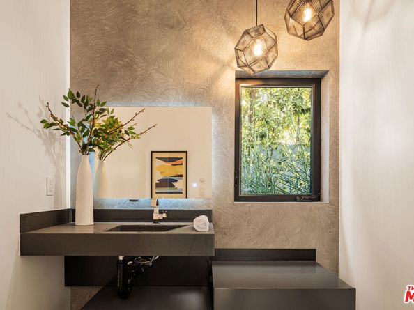 4445 Camellia Avenue, Studio City CA 91602