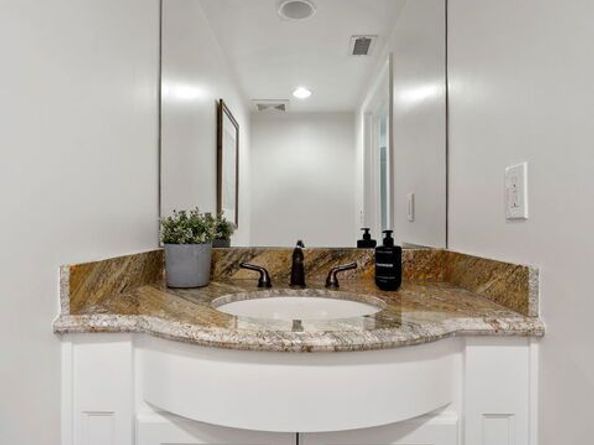 1629 Armacost Avenue 101, Los Angeles CA 90025