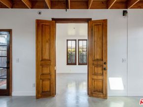 2019 18th Street, Santa Monica CA 90404